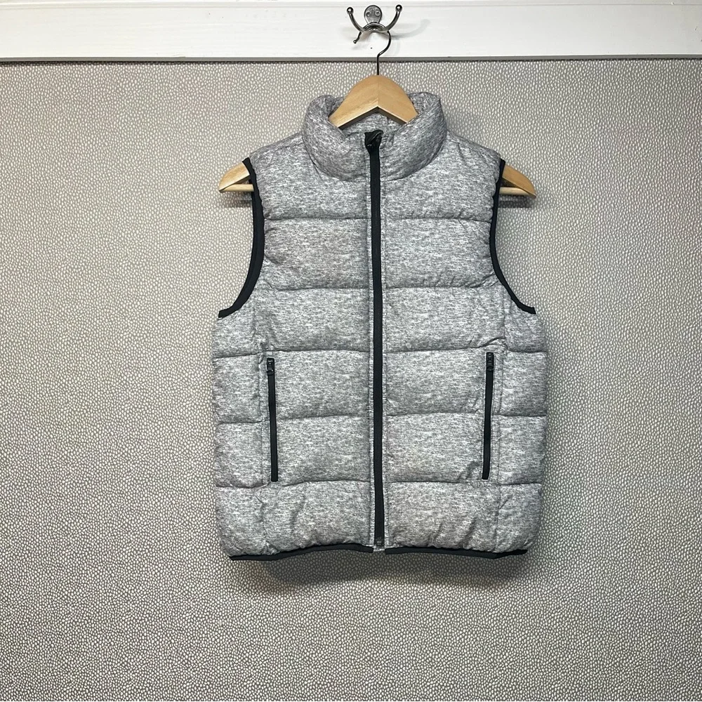 L (10) GAP Kids Puffer Vest